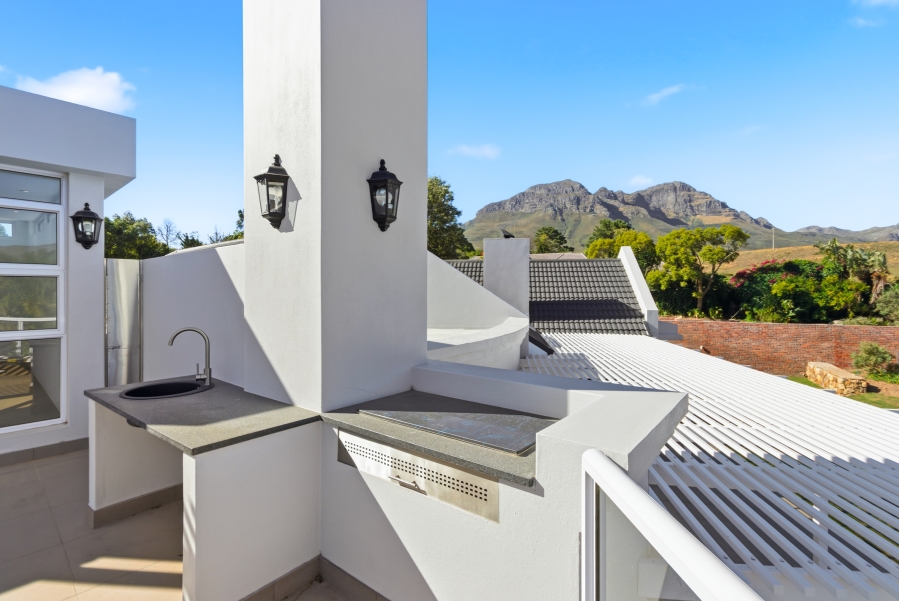 4 Bedroom Property for Sale in Golden Hill Western Cape